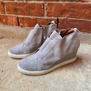 Linea Paolo Womens 9 Gray Ankle Boots Booties Wedge Sneakers